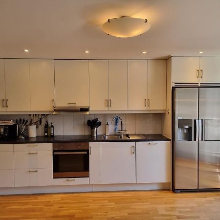 Trevlig Laegenhet Naera Stroemstad Centrum Exteriör bild