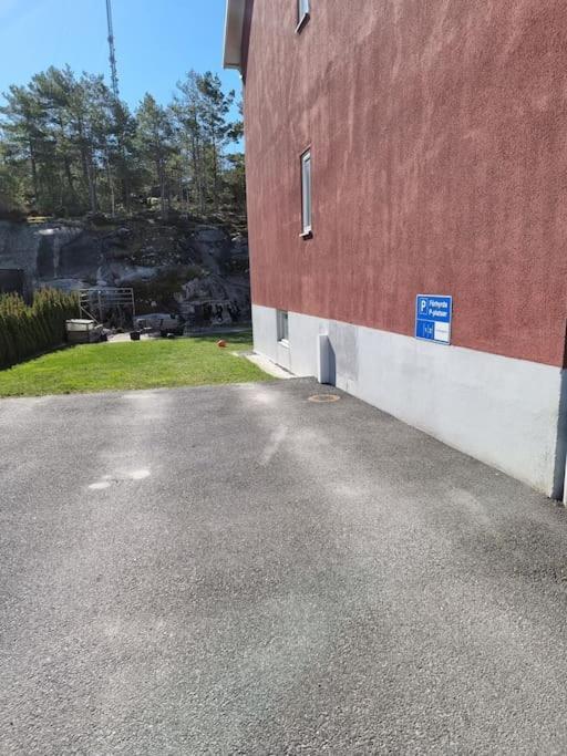 Trevlig Laegenhet Naera Stroemstad Centrum Exteriör bild